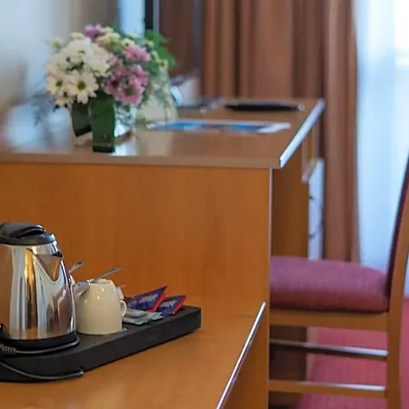 Hotel Globus 3*