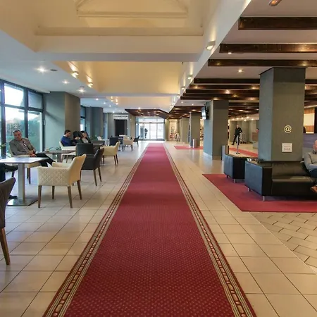 格罗布斯酒店